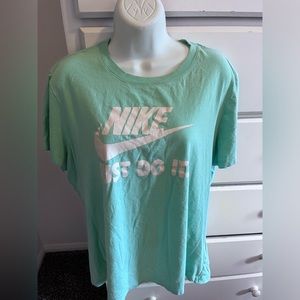 Nike T Shirt